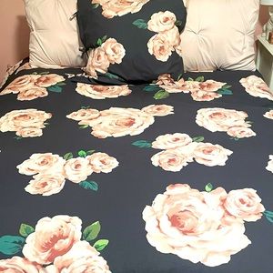 PB Teen Emily& Meritt Bed of Roses Duvet Cover Full